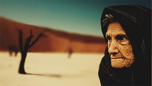 old-woman-desert-old-age-bedouin-40509
