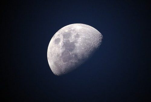 moon-1527501__340